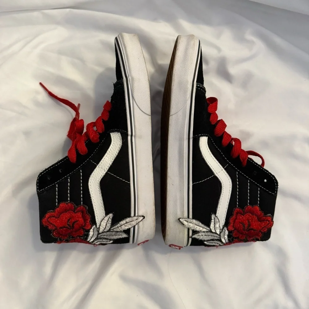 EUC Vans Custom “Frozen Rose” Embroidered High-top Sk8hi W7/M5.5